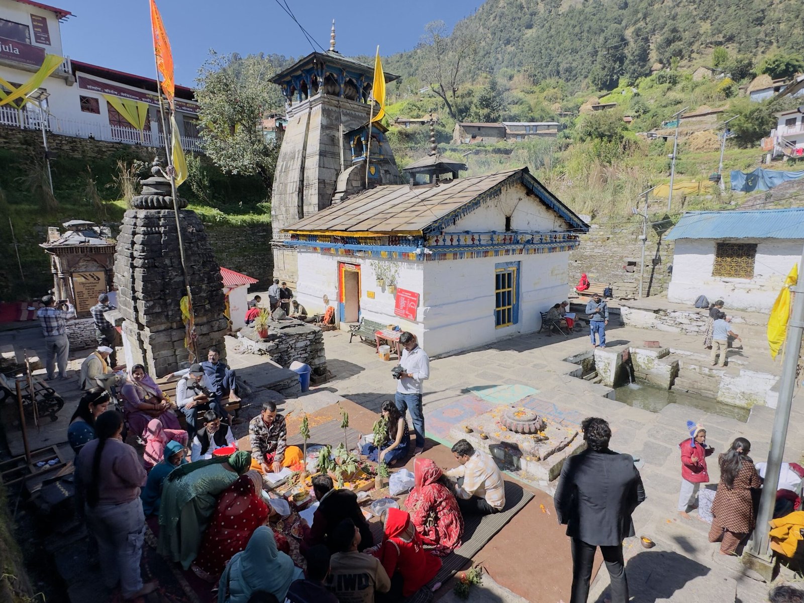 Triyuginarayan Temple in Uttarakhand surrounded by Himalayan mountains